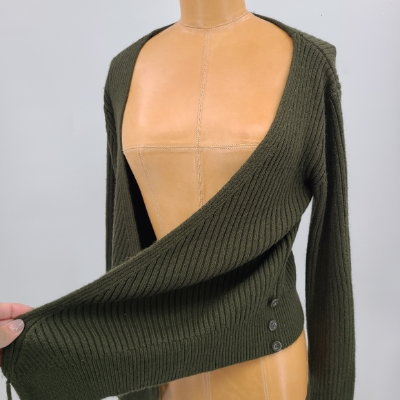 Retro Rib Knit Wrap Deep V-neck Cold Wrist Sweater - Picture 9 of 11